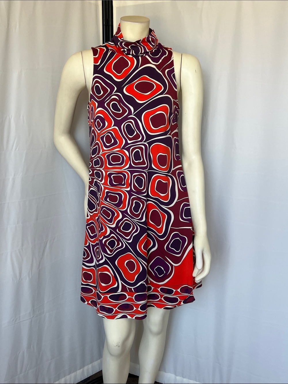 JB by Julie Brown Retro Geometric Mini Shift Dress with High Neck